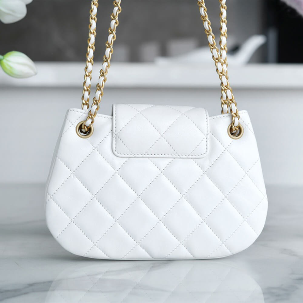CHANEL Logo Round underarm bag - Image 4